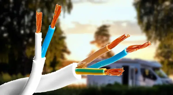 Sección de cable para 4000w, ideal para alimentar tu autocaravana en plena naturaleza.