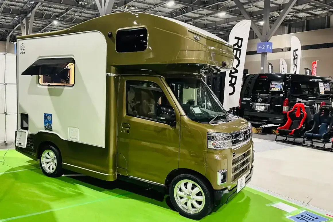 Mini autocaravanas japonesas, un vehículo compacto y versátil para aventuras sobre ruedas.