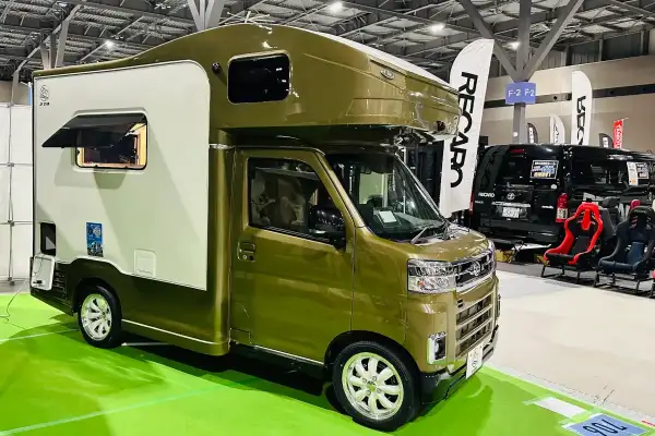 Mini autocaravanas japonesas, un vehículo compacto y versátil para aventuras sobre ruedas.
